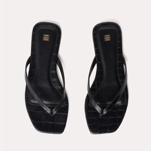 Toteme The Flip-Flop Flat black crocodile croc